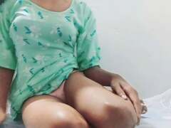 Vedika's cock-squeezing sissy culo gets